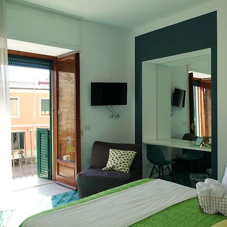 Ninina Boutique Suites Salerno Buitenkant foto