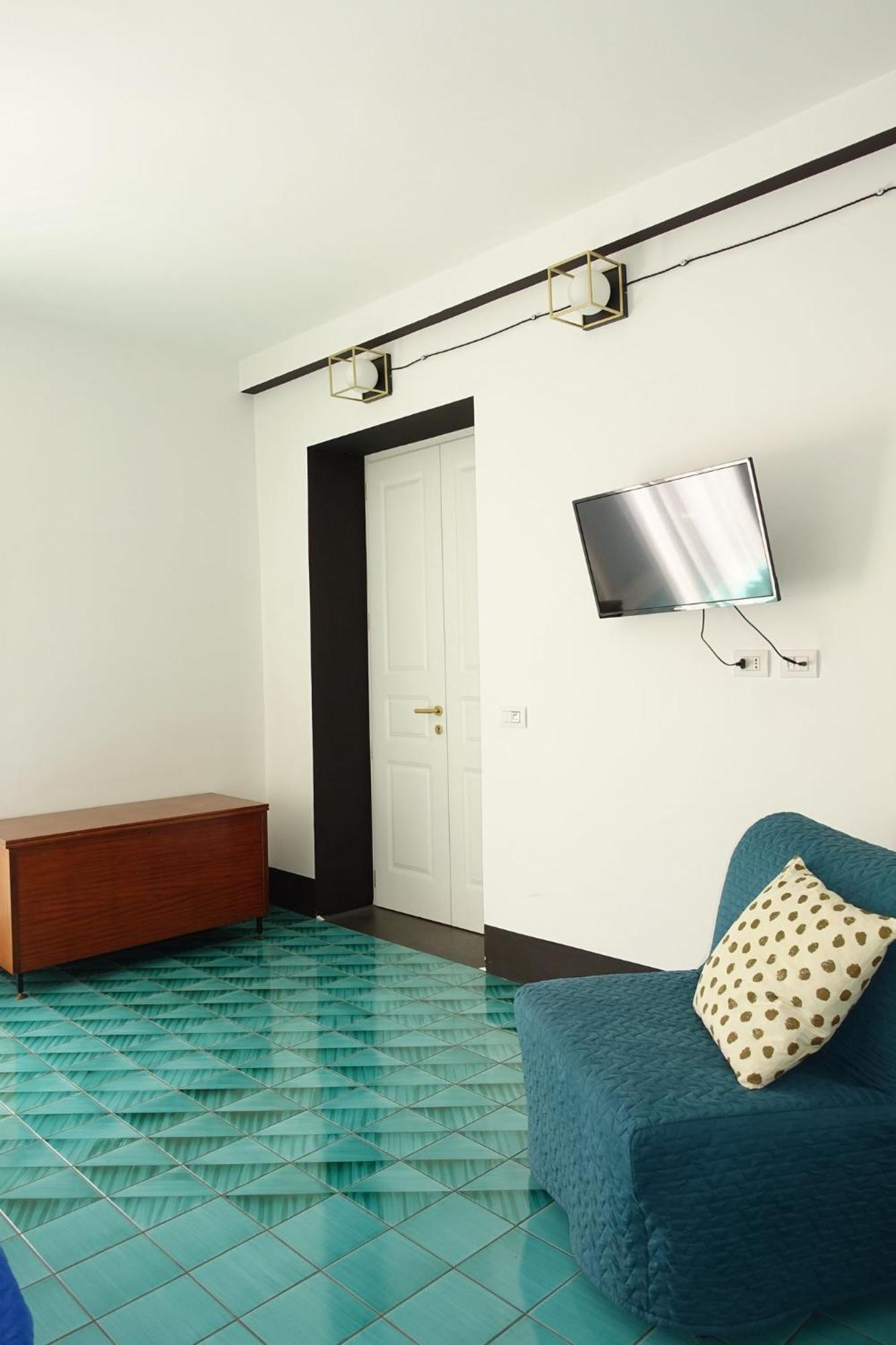 Ninina Boutique Suites Salerno Buitenkant foto