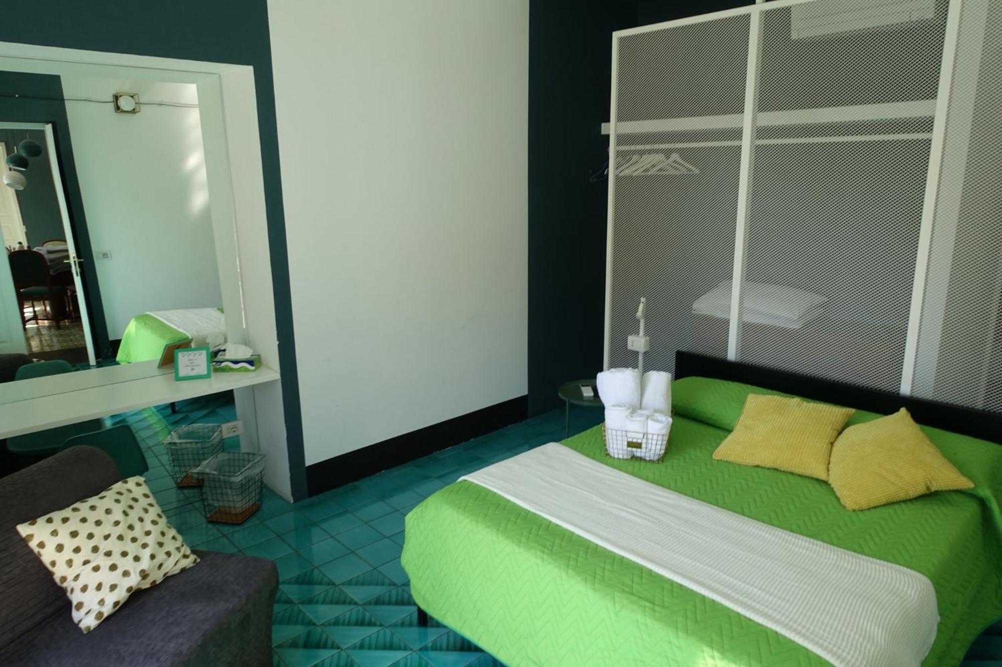 Ninina Boutique Suites Salerno Buitenkant foto