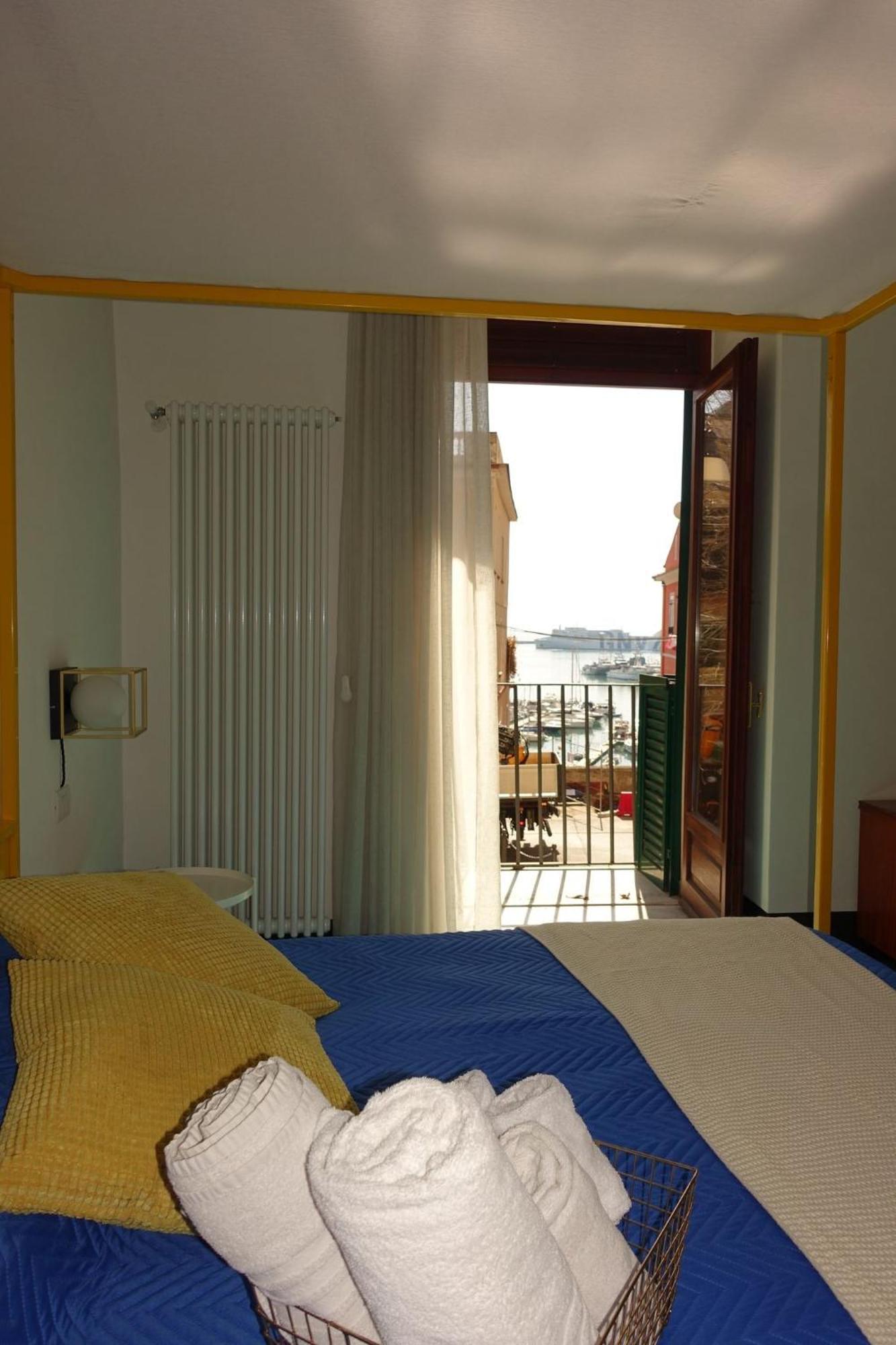 Ninina Boutique Suites Salerno Buitenkant foto